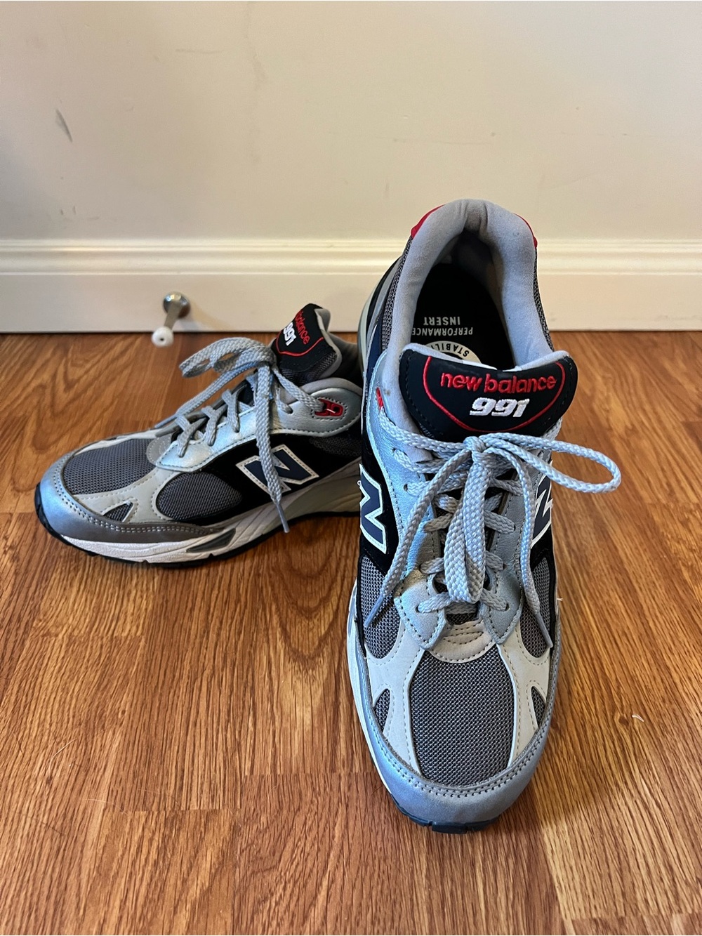 New Balance 991 Men's Athletic Sneakers - Gray/Black Made in England